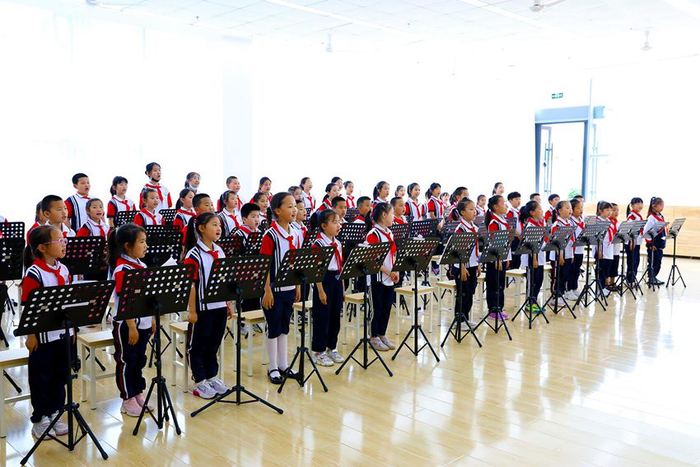 长春净月一实验学校冰凌花艺术社团