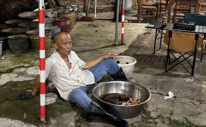 　老板莫叔（来自红星新闻）