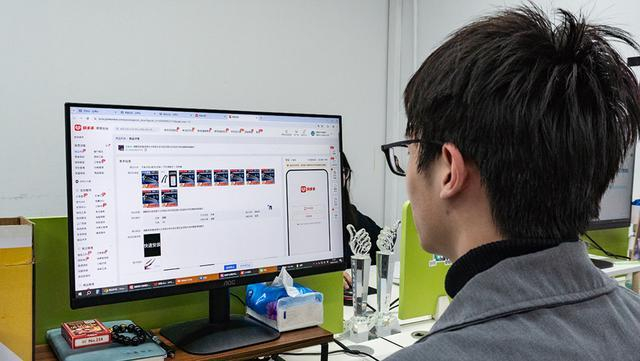 详情页随附视频教程，确保消费者到手顺利安装。马琳摄