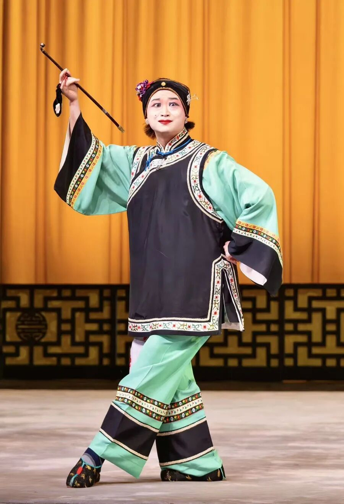 鲁肃反串“刘媒婆”