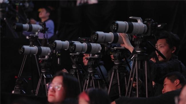 不同机位下，佳能CINEMA EOS色彩科学可保证画面色调的高度统一