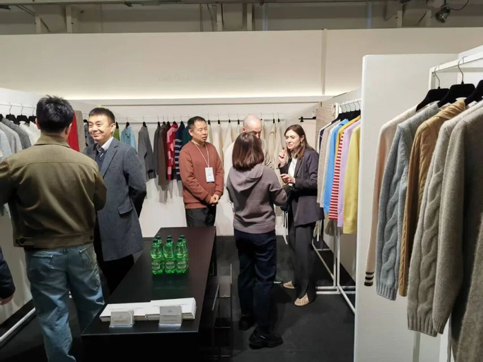 清河羊绒制品第四次亮相米兰时装周。资料图片