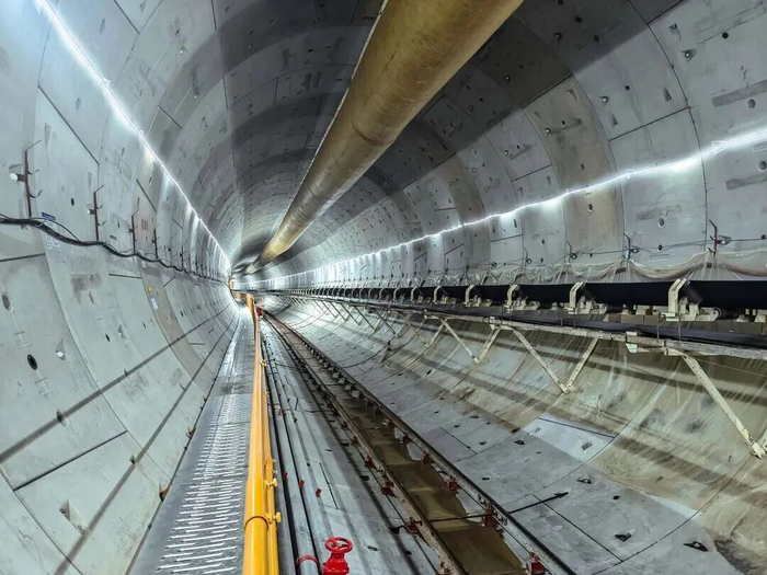 ▲黄石区间隧道内景