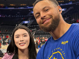 以傲人身材出圈！德扑“ALL-IN姐”布兰妮观战NBA 晒与库里合照！