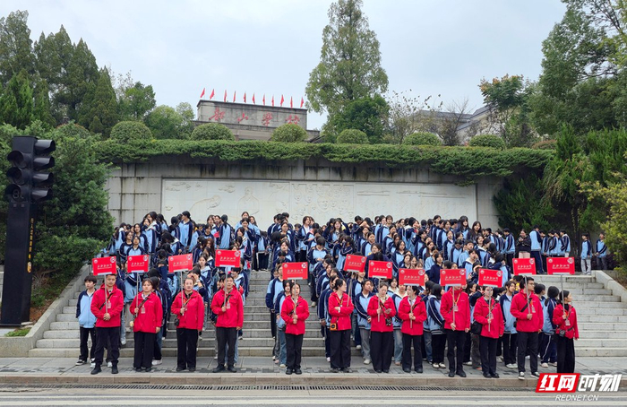 日接待量的增加，解决研学团队的吃、住、行及安全保障就是最大的挑战。