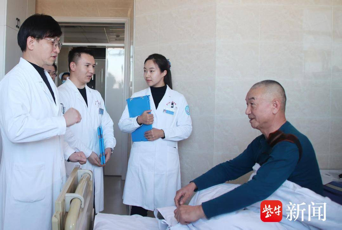 医疗援疆团队为患者诊治病情