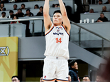 拼命三郎！李弘权半场填满数据栏 7中5拿到12分4板2助1断1帽