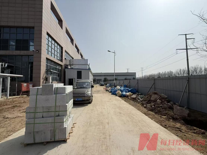 河南风优创公司外部环境 图片来源：每经记者3月下旬摄