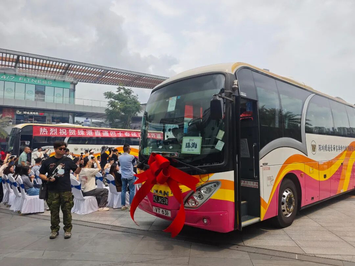 珠港直通巴士专线开通仪式。陈颖/摄