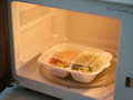 提醒：这样用微波炉热菜，相当于在给自己“下毒”！
