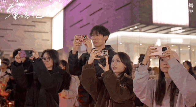 热播剧杭州取景地曝光，知名男星“闪现”西湖边大屏，网友：都是我熟悉的地方