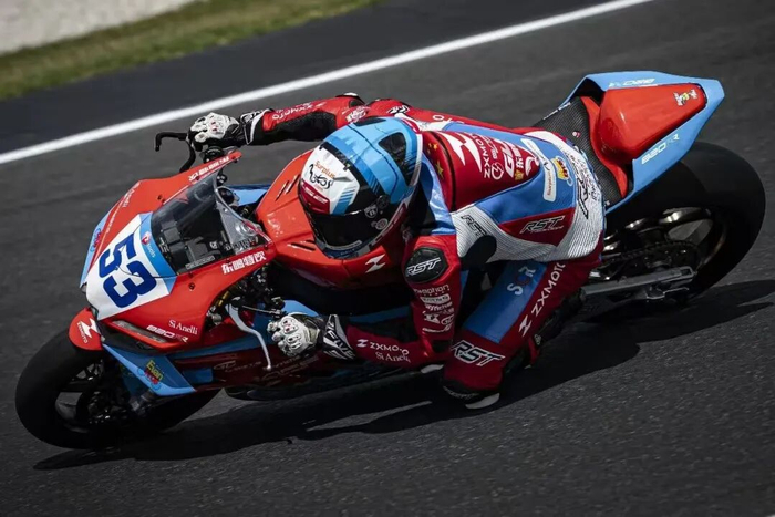 图片来源：张雪机车官方公众号