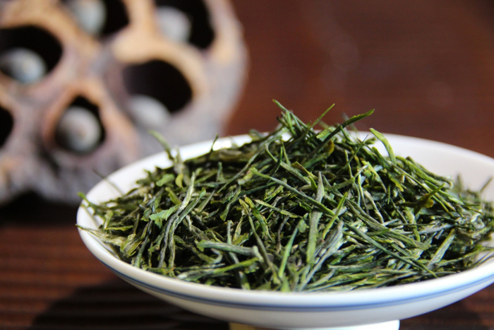 茶叶外形色泽润绿，挺直如松针。来源：湖北日报