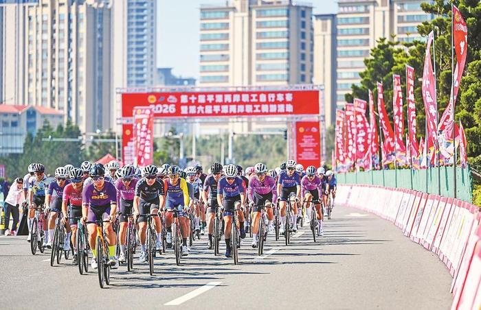 男子公路青年组比赛现场通讯员 林君斌 摄