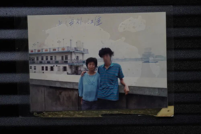 ▲年轻时的吴艳萍。受访者供图