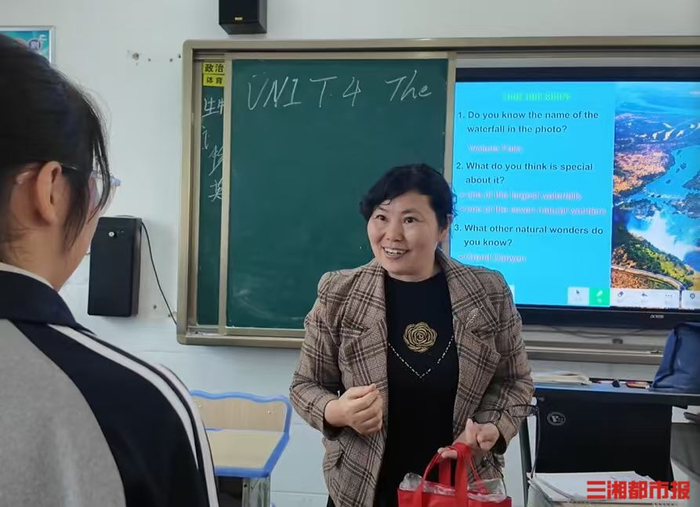 全琍芝​正在给学生上课。受访者供图