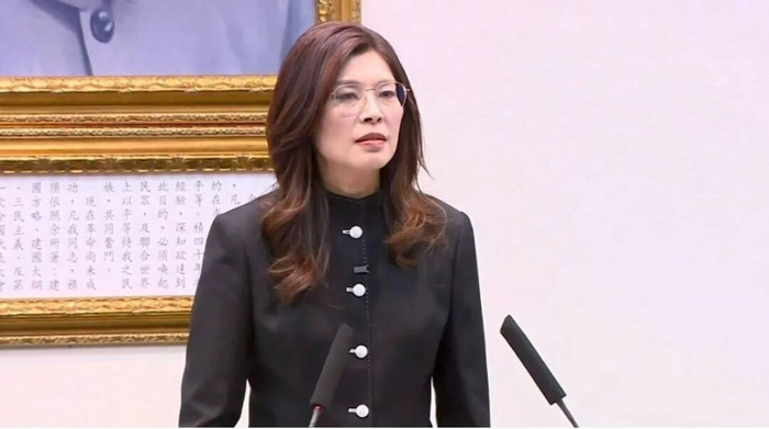 4月15日，中国国民党主席郑丽文着中山装出席国民党中常会。（来源：中时新闻网）