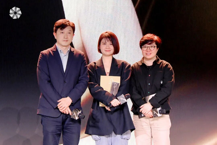 邵艺辉荣获年度编剧荣誉