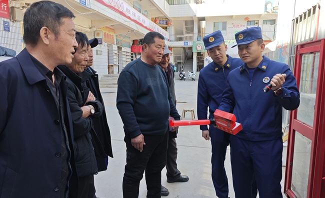 酒泉消防深入辖区农贸市场开展消防宣传活动