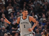 媒体人：文班亚马天赋顶级 他只要不受伤很快就会统治NBA