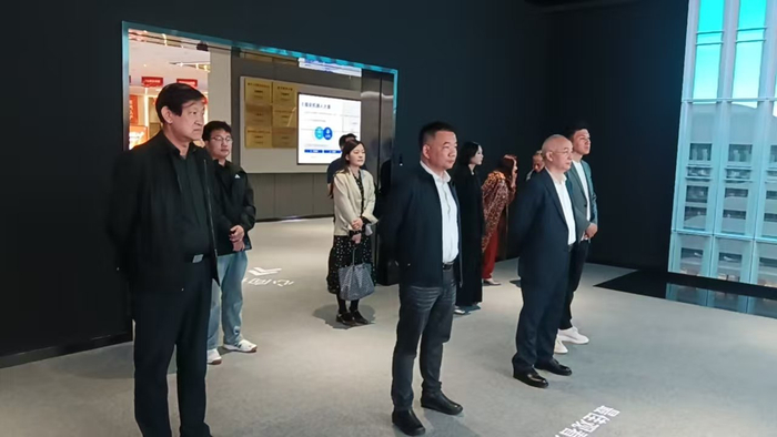 座谈交流谋合作 共绘产业新蓝图