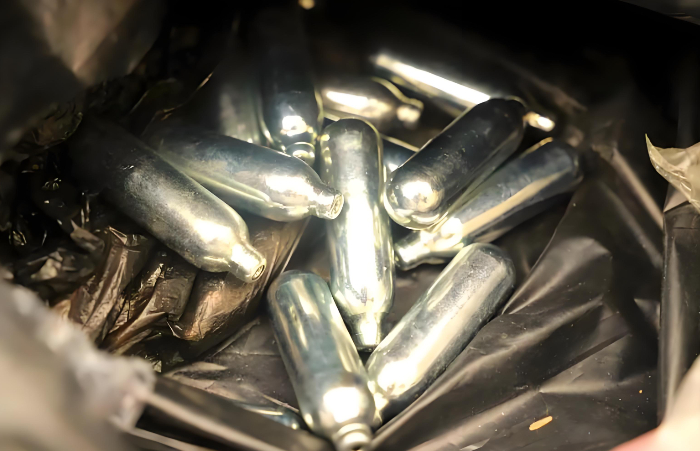 ▲笑气瓶 资料图