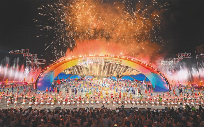 4月22日，第六届亚洲沙滩运动会开幕式在三亚举行。海报集团全媒体中心记者王凯 摄