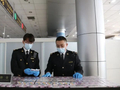查获旅客捆绑藏匿进境卷烟3400支