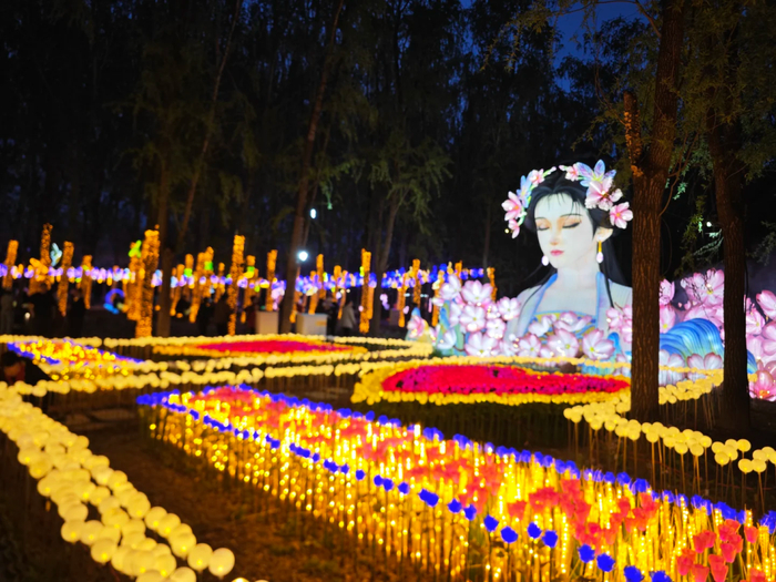 北京平谷国际桃花节布景，被吐槽俗气@无情的扁面蛸
