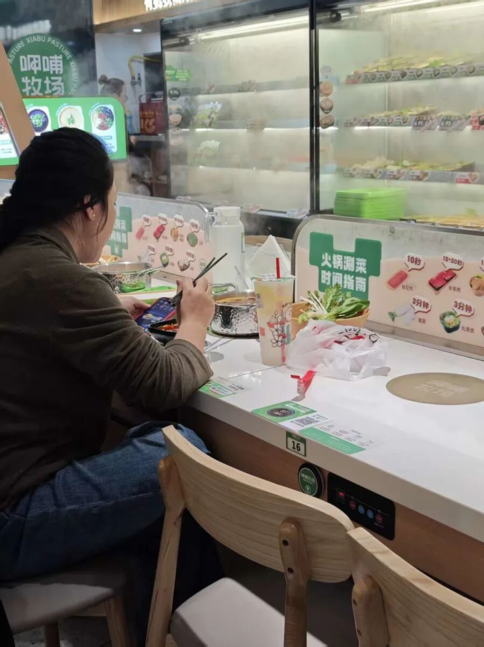 品牌的目标是高复购率。 吴越摄