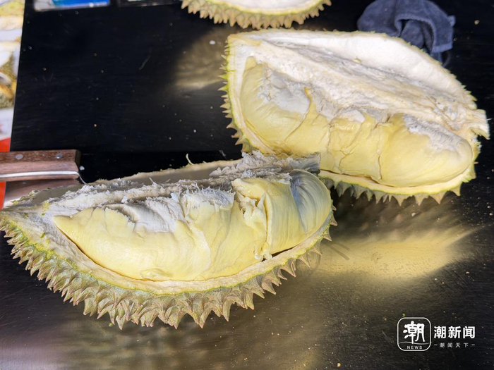 售价为23.8元一斤的榴莲。 潮新闻记者 李稀 摄