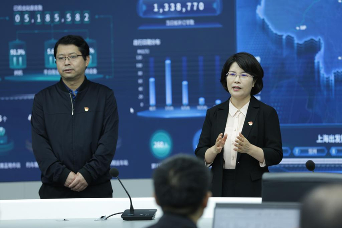 图为单杏花工作照。新华社发