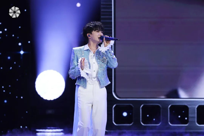 周深演唱《修星星的人》