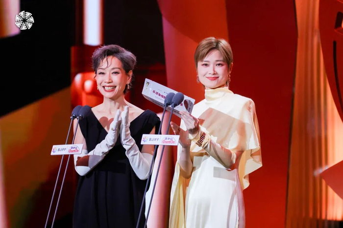 最佳女配角奖颁奖嘉宾 叶童、李宇春