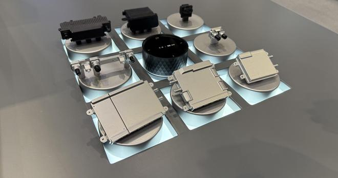 ▲卓驭x红旗合作方案硬件产品