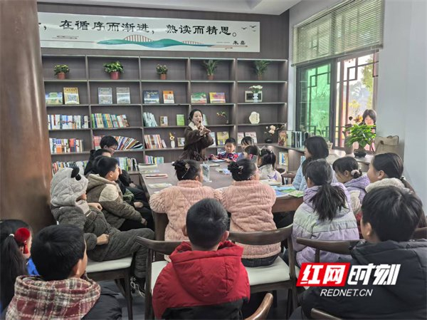 祁阳潘市镇龙溪村农家书屋。祁阳市委宣传部/供
