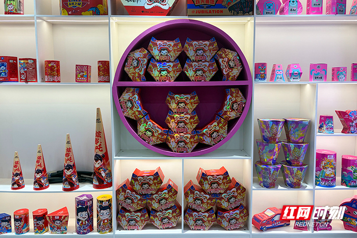 不断创新的烟花爆竹产品。