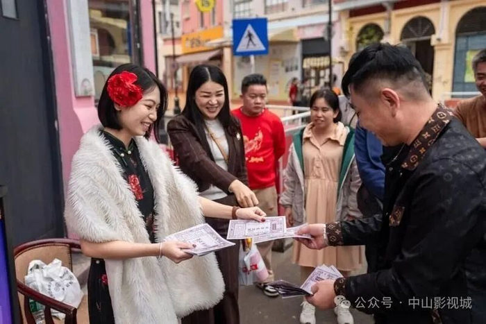 “全城有戏”沉浸式NPC互动。通讯员供图