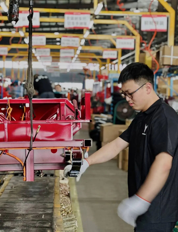 凯希蜀宇三轮车生产车间。刘虎摄