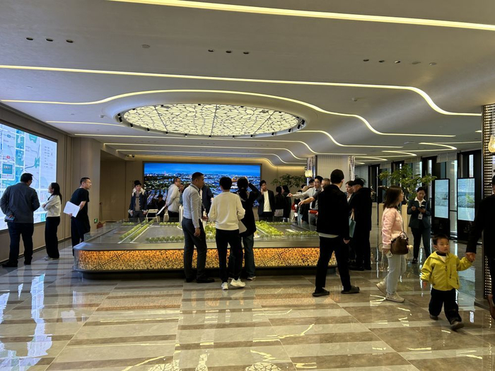 位于北京昌平东小口、海淀交界处一个新楼盘样板间开放接待现场（2026年4月19日摄）。新华社记者 王优玲 摄