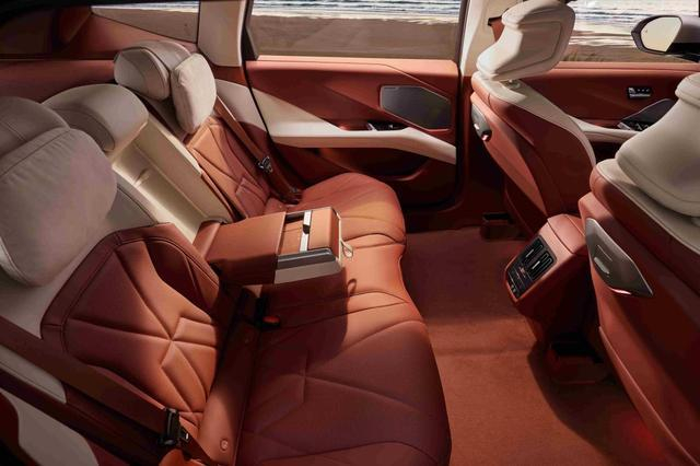 新世代BMW iX3内饰采用高品质环保面料，质感细腻。 企业供图