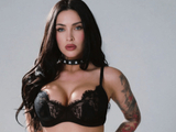 《变形金刚》女演员Megan Fox娇姿！身材姣好 张力拉满