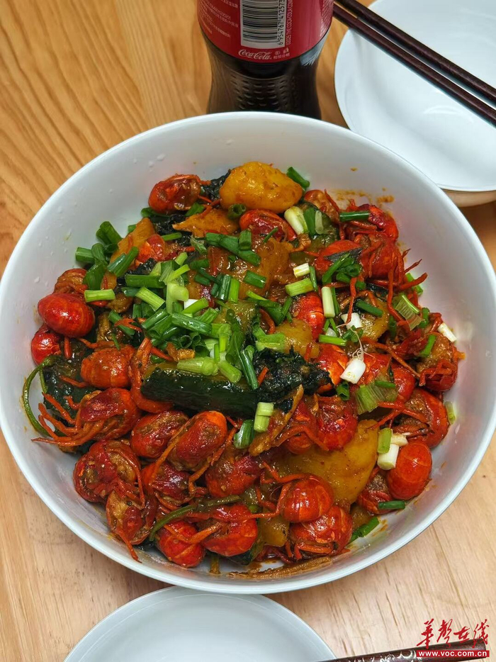 口味虾。王晴天摄​