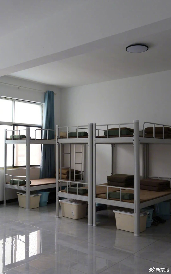 ​一尘不染的学生宿舍。新京报记者 黄依琳 摄