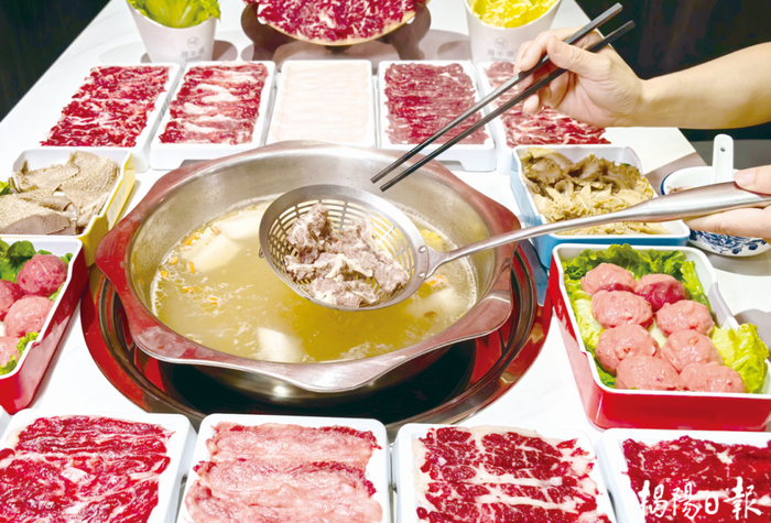 牛肉火锅。