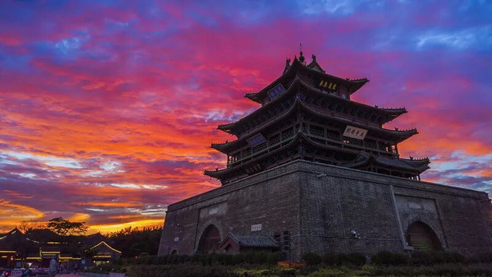 光岳楼霞光 图片来源：聊城市文化和旅游局