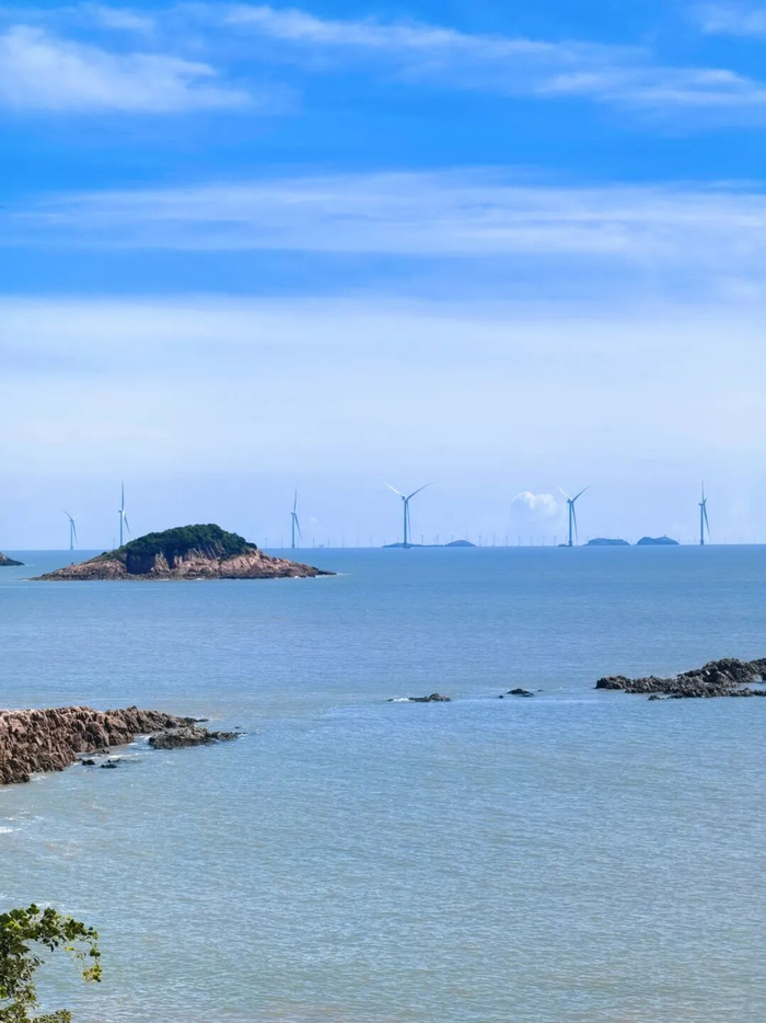 松兰山海上风车。