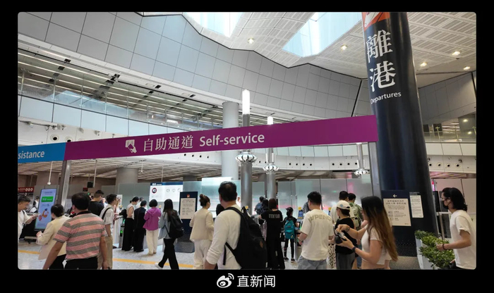 5月1日，西九龙高铁站不少旅客正在通关。（鞠文睿（实习）/摄）