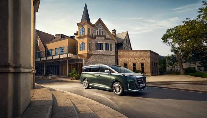  图片来源：北汽极狐 极狐问道V9搭磁流变悬挂 关键词：大型MPV/22.99至28.69万元/华为增程与磁流变底盘