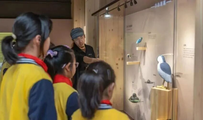 全职工作人员要做的科普工作。图片来自原乡生态官微